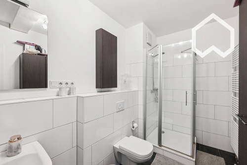 Fully Furnished 3-Room Apartment with Skyline View & 2 Home-Office Spaces – Central Frankfurt - Gallery - 17