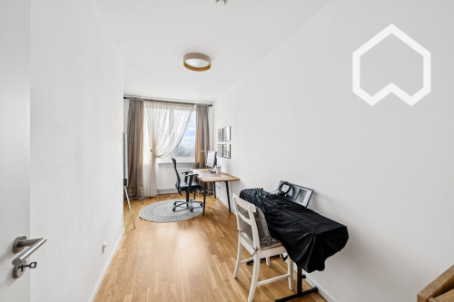 Fully Furnished 3-Room Apartment with Skyline View & 2 Home-Office Spaces – Central Frankfurt - Gallery - 15