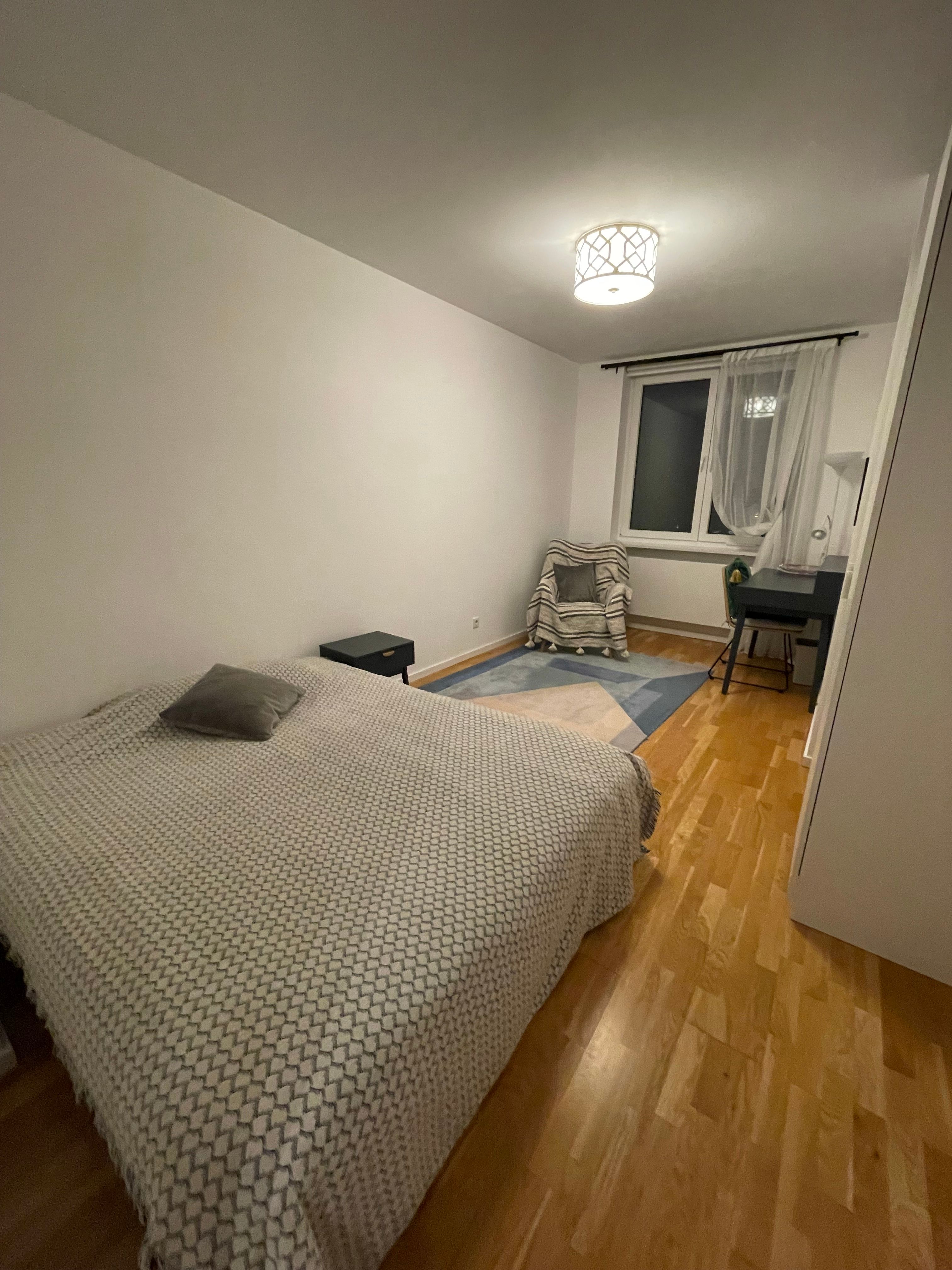 Fully Furnished 3-Room Apartment With Skyline View & 2 Home-Office Spaces – Central Frankfurt - 25