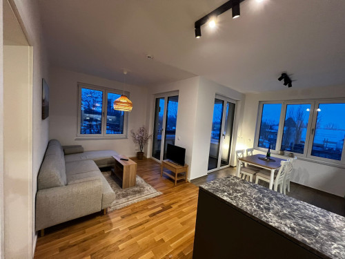 Fully Furnished New-Build Apartment with South-Facing Balcony, Elevator & Panoramic View – Berlin-Lichtenberg