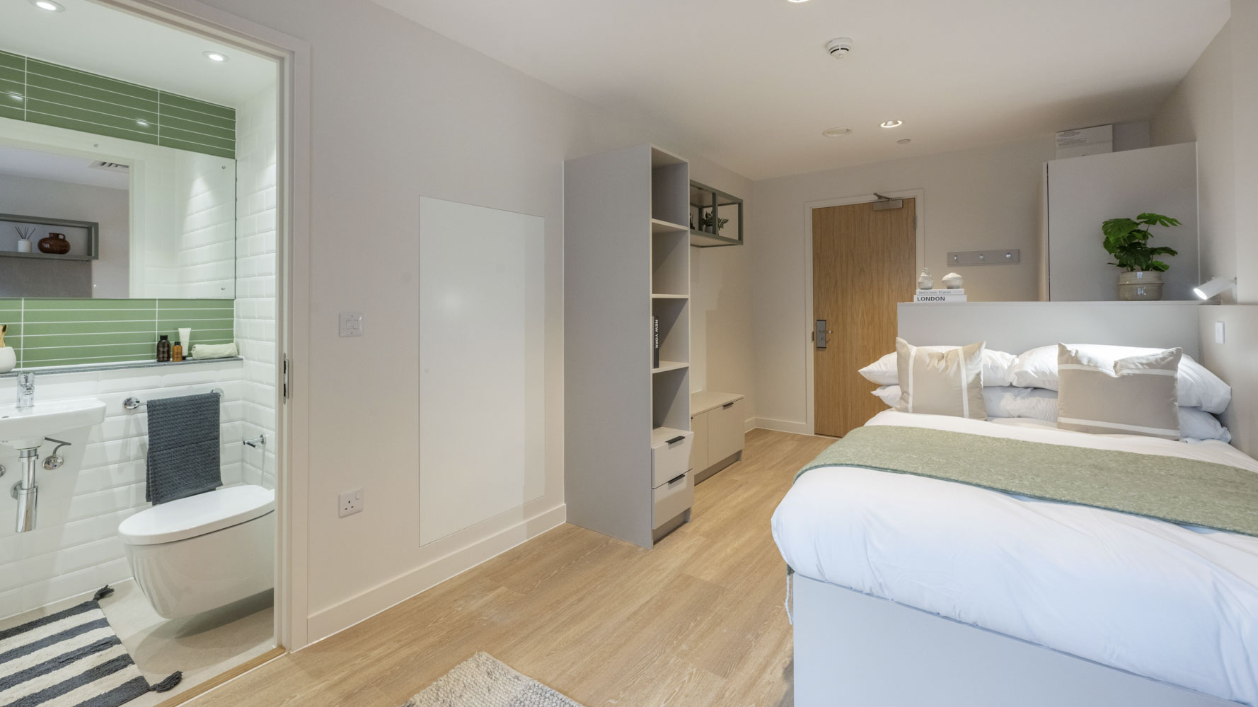  Premium Ensuite  -  The Quarter House  - Gallery -  1
