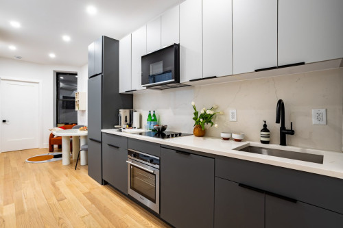 Trendy ROOM at The Central Park Manhattan House: Upper West Side - Gallery - 7