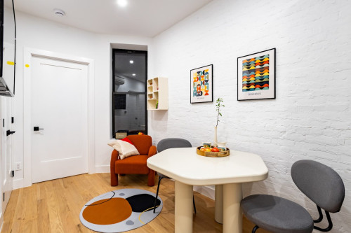 Trendy ROOM at The Central Park Manhattan House: Upper West Side - Gallery - 5