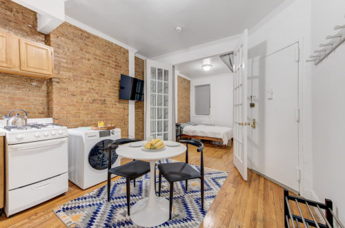 Contemporary ROOM at The Lexington House: East Harlem - Gallery - 6