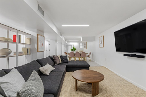 Adorable ROOM at The Monroe House: Bedford-Stuyvesant  - Gallery -  5