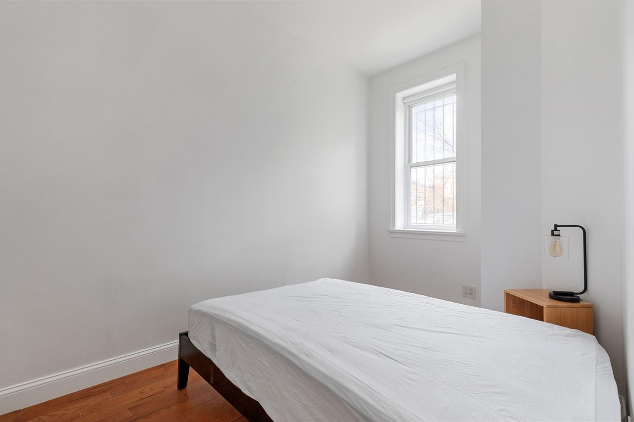 Adorable ROOM At The Monroe House: Bedford-Stuyvesant - Adorable ROOM At The Monroe House - Adorable ROOM at The Monroe House: Bedford-Stuyvesant - Gallery - 12