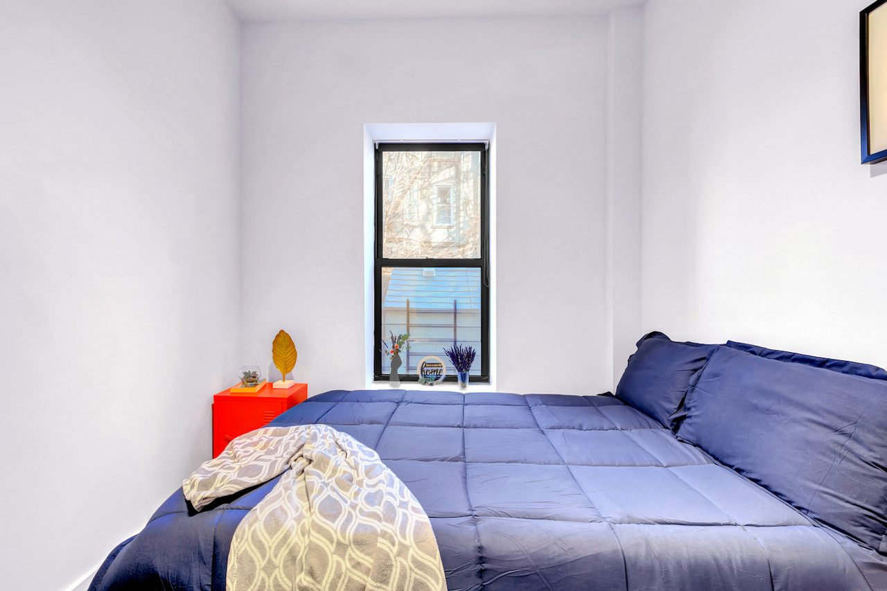  Stylish ROOM At The Atlantic House: Bedford-Stuyvesant - Stylish ROOM At The Atlantic House  -  Stylish ROOM at The Atlantic House: Bedford-Stuyvesant  - Gallery -  10