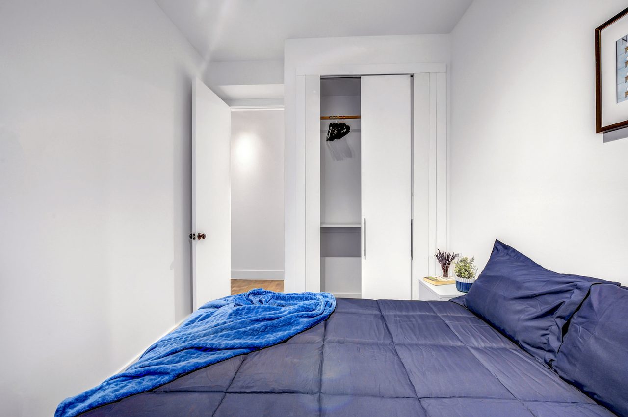  Stylish ROOM At The Atlantic House: Bedford-Stuyvesant - Stylish ROOM At The Atlantic House  -  Stylish ROOM at The Atlantic House: Bedford-Stuyvesant  - Gallery -  17