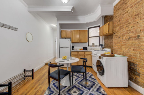 Amazing ROOM at The Lexington House: East Harlem - Gallery - 4