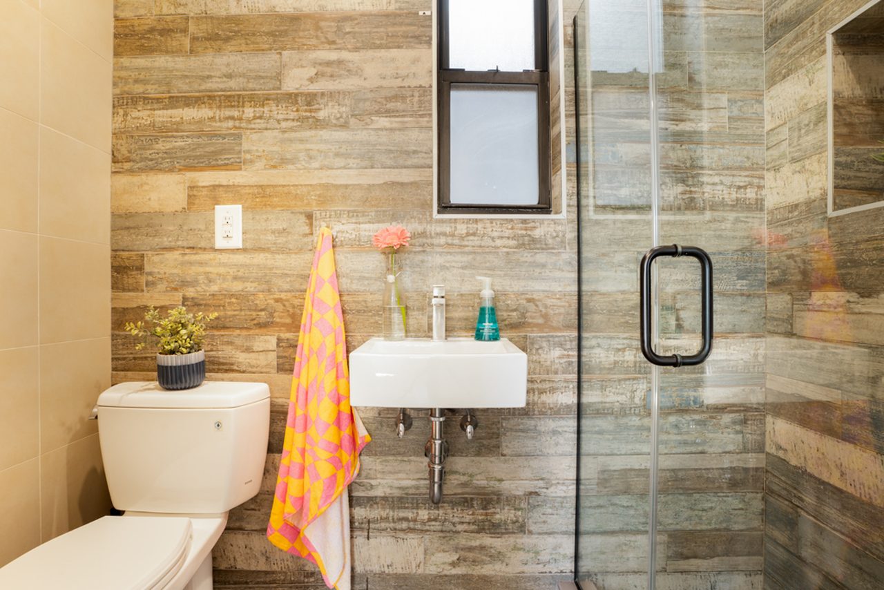  Enchanting ROOM At The Seneca House: Ridgewood - Enchanting ROOM At The Seneca House  -  Enchanting ROOM at The Seneca House: Ridgewood  - Gallery -  34