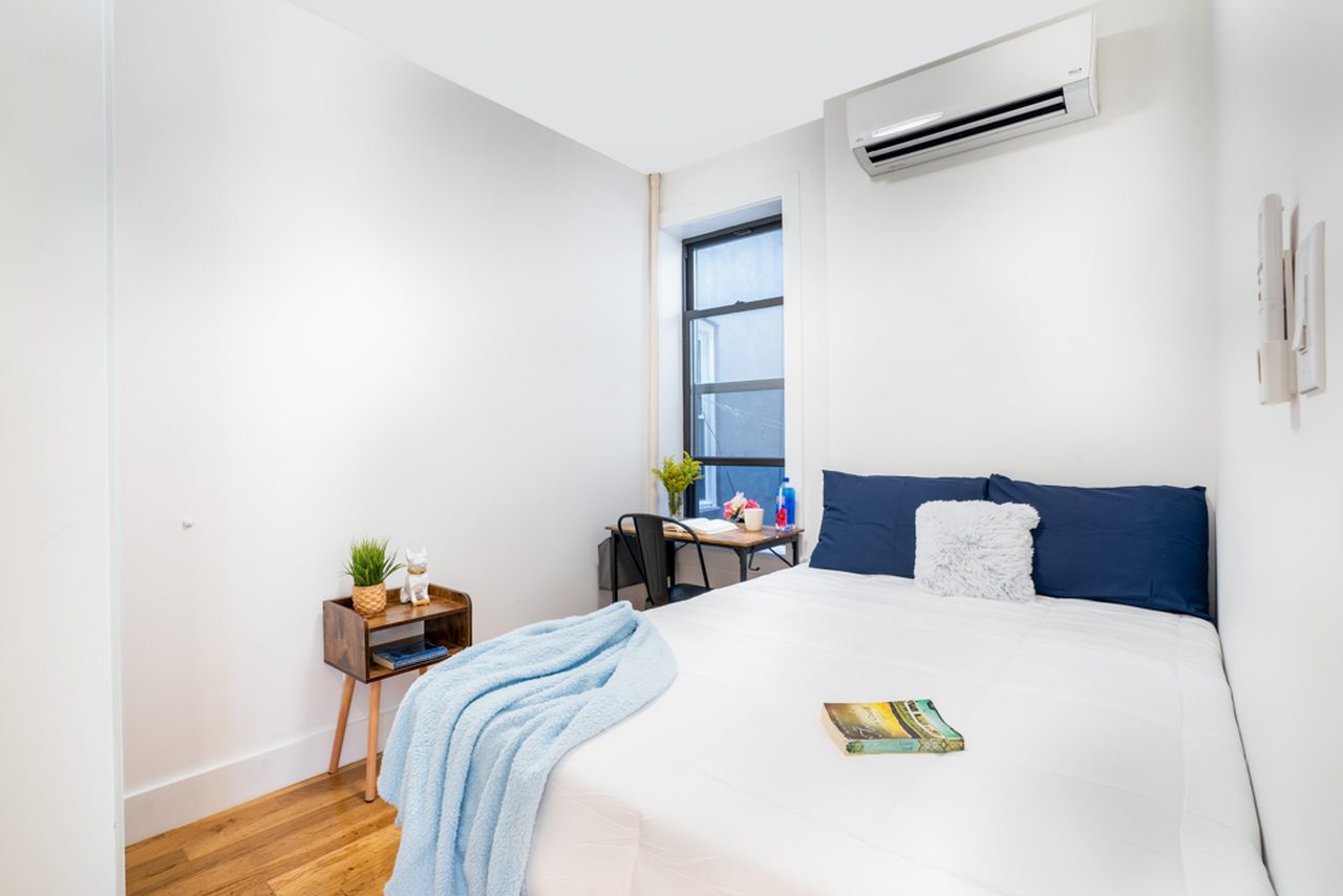  Enchanting ROOM At The Seneca House: Ridgewood - Enchanting ROOM At The Seneca House  -  Enchanting ROOM at The Seneca House: Ridgewood  - Gallery -  17