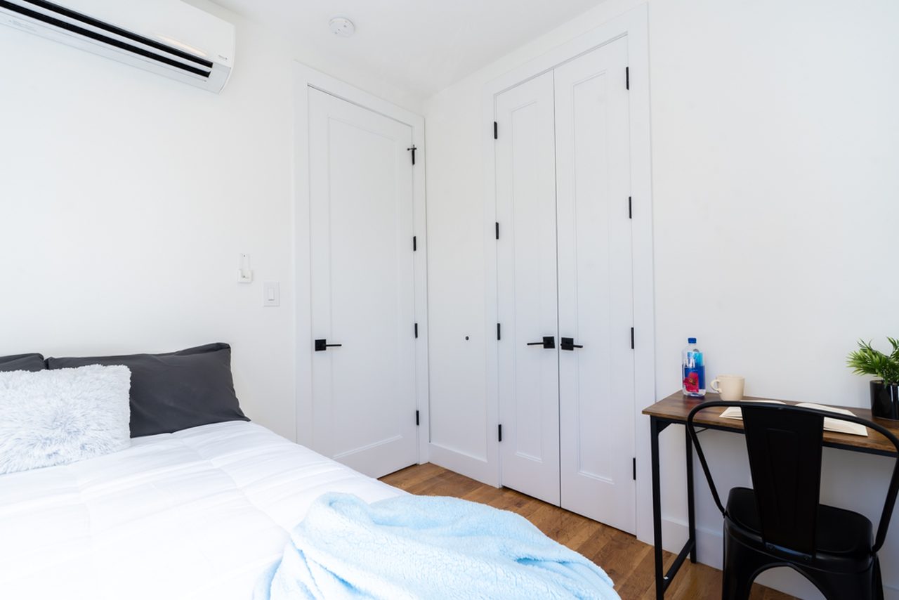 Enchanting ROOM At The Seneca House: Ridgewood - Enchanting ROOM At The Seneca House - Enchanting ROOM at The Seneca House: Ridgewood - Gallery - 21