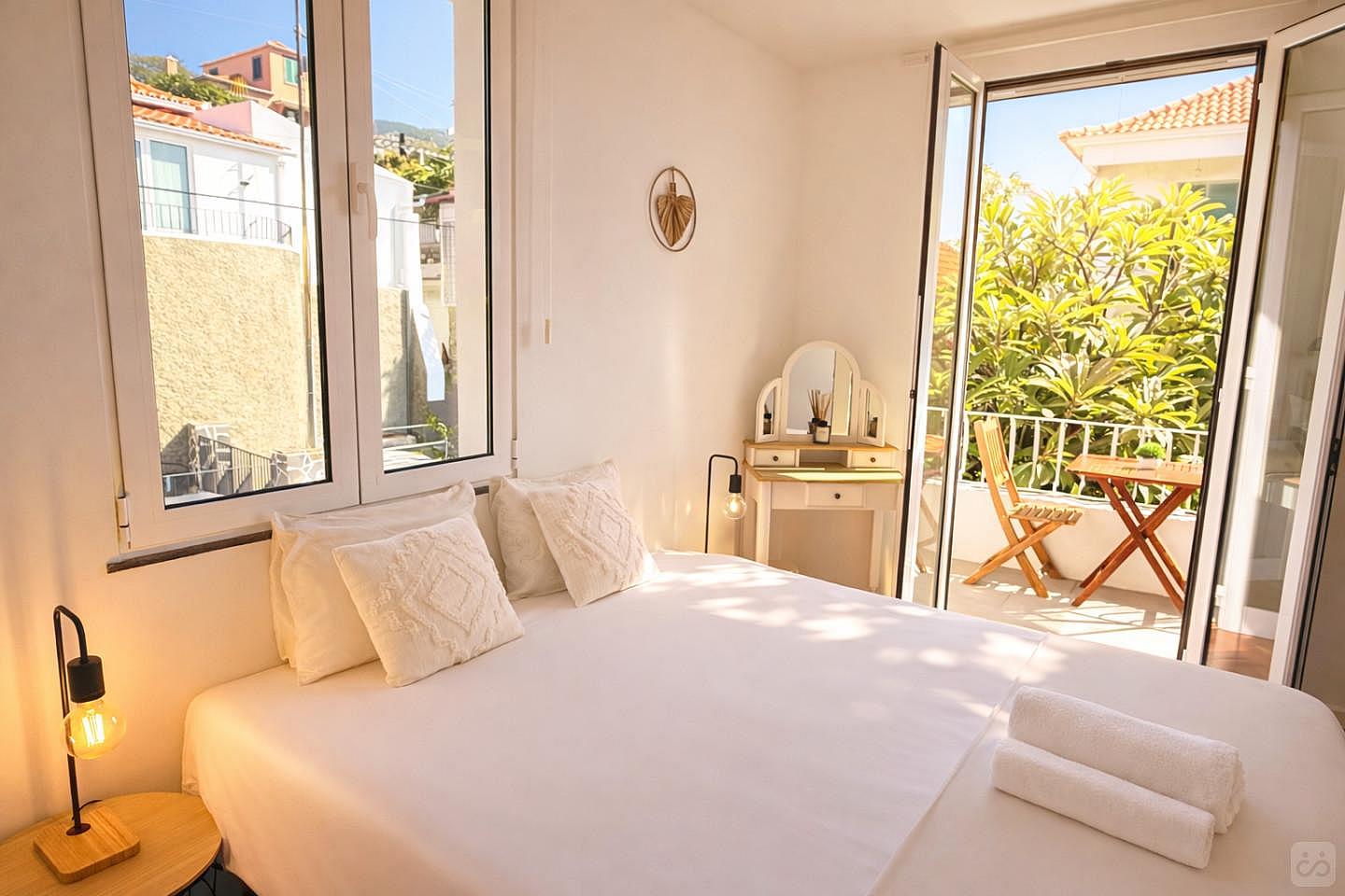 Private Double Room With Sea View Balcony - 10