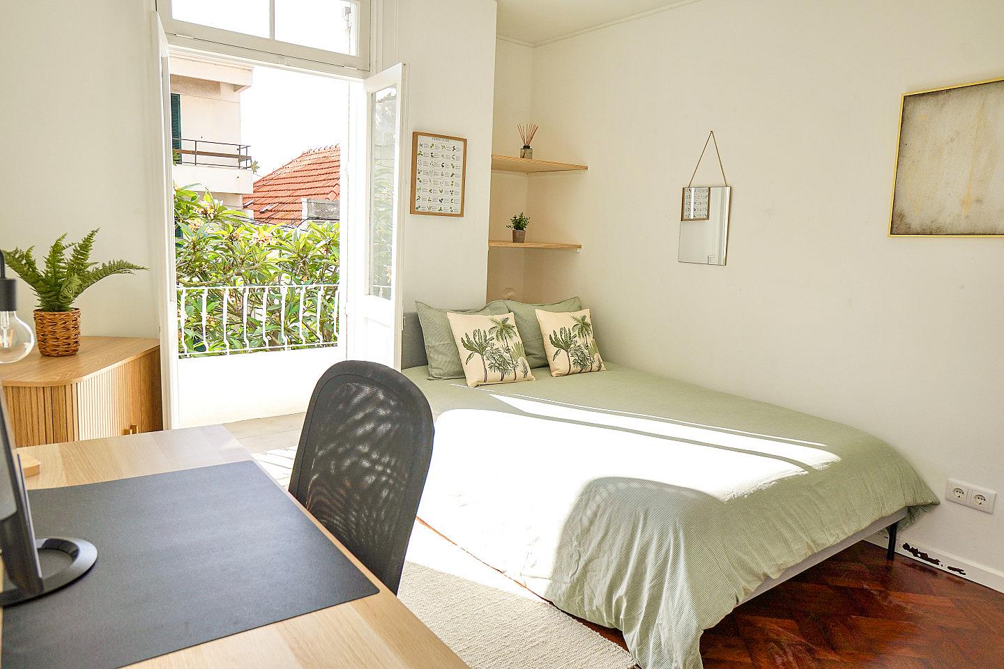 Private Double Room With Sea View Balcony - 8