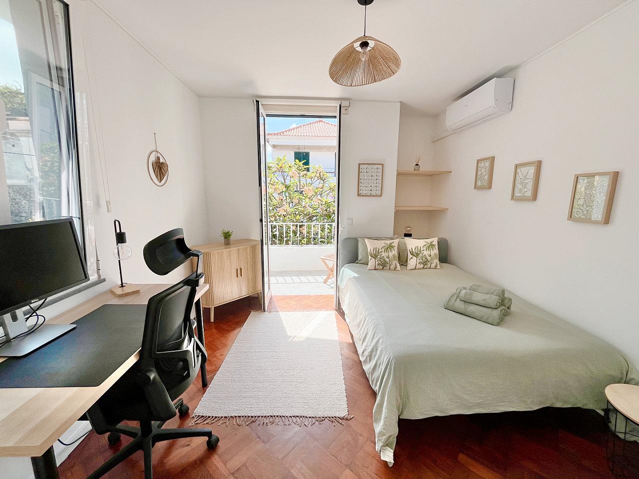 Private Double Room With Sea View Balcony - 5