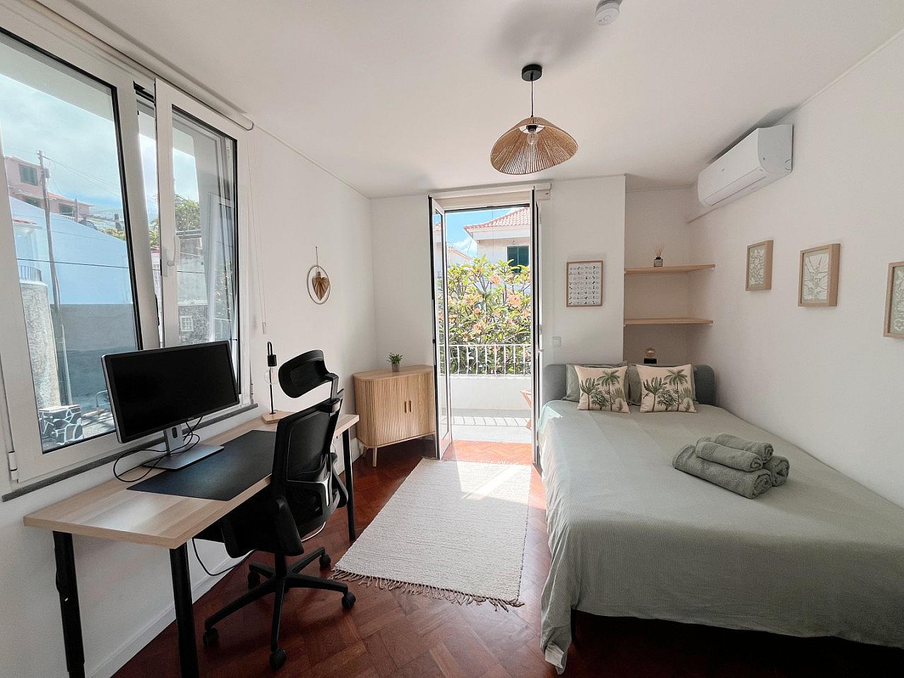 Private Double Room With Sea View Balcony - 6