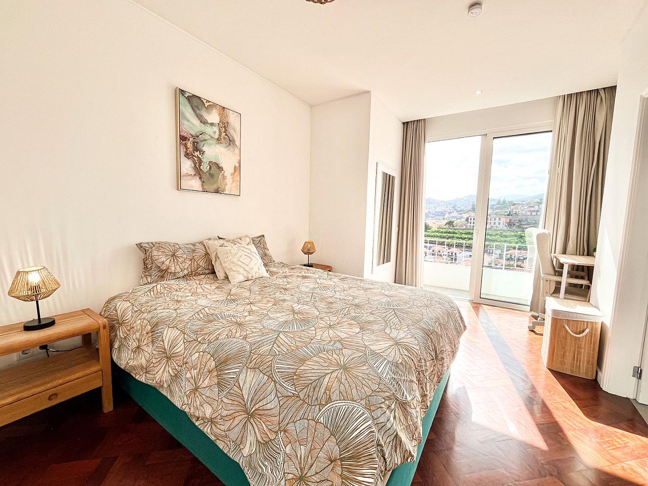 Private Double Room (Suite) With TV & Mountain/Sea View Balcony - 3