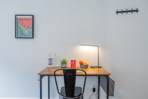 Modern ROOM at The Atlantic House: Bedford-Stuyvesant - Gallery - 9