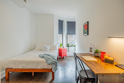 Modern ROOM at The Atlantic House: Bedford-Stuyvesant - Gallery - 7