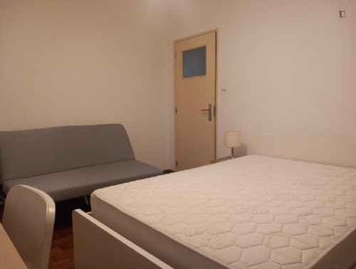 Cozy Double Bedroom close to University of Coimbra