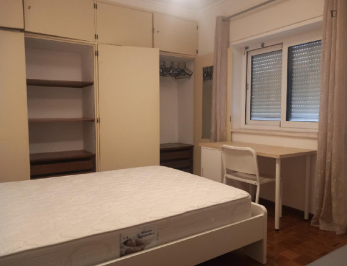 Cozy Double Bedroom close to University of Coimbra
