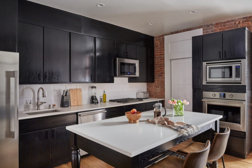 Modern ROOM at The Hamilton House: Hamilton Heights