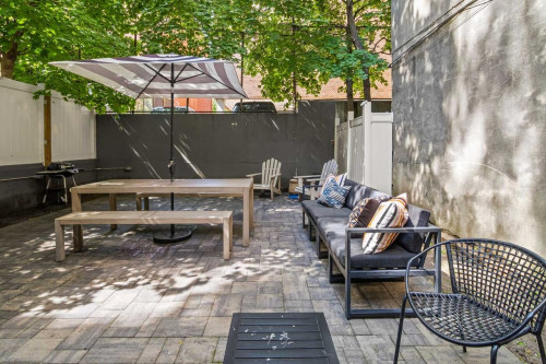Modern ROOM at The Hamilton House: Hamilton Heights - Gallery - 6