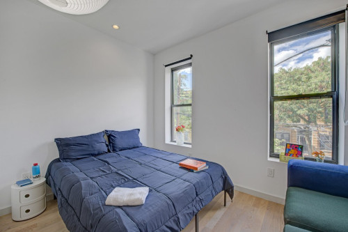 Enchanting ROOM at The Maison on Halsey: Ocean Hill