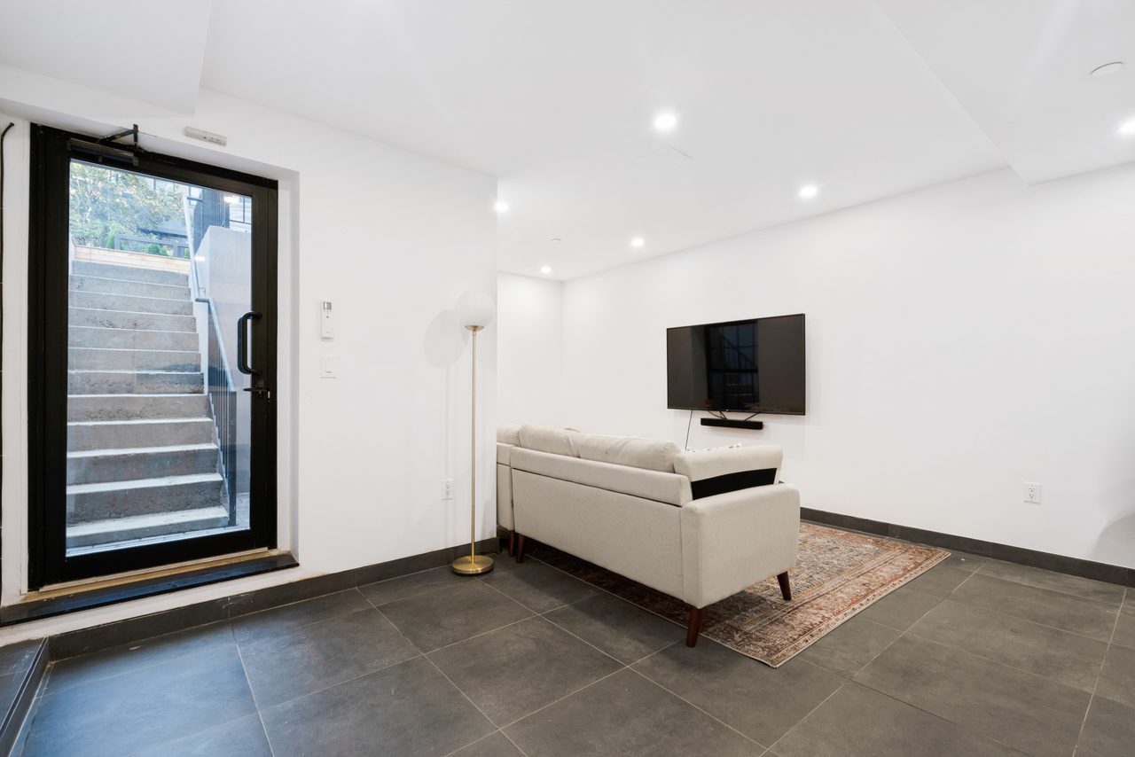 Modern Private ROOM In Bed-Stuy: Bedford-Stuyvesant - Modern Private ROOM In Bed-Stuy - Modern Private ROOM in Bed-Stuy: Bedford-Stuyvesant - Gallery - 2