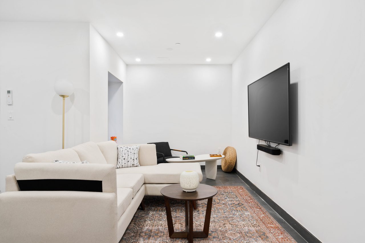  Modern Private ROOM In Bed-Stuy: Bedford-Stuyvesant - Modern Private ROOM In Bed-Stuy  -  Modern Private ROOM in Bed-Stuy: Bedford-Stuyvesant  - Gallery -  42