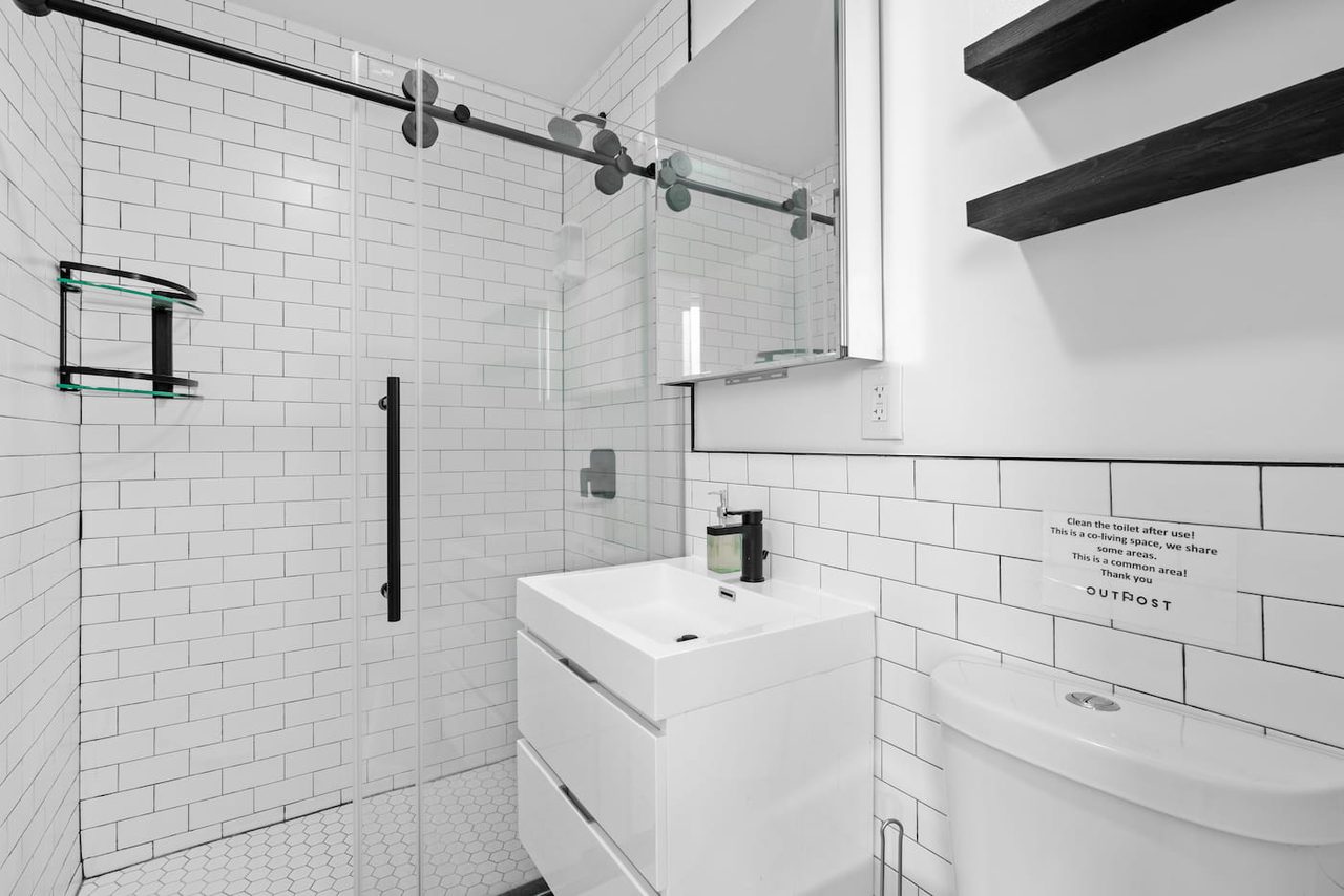  Prime Private ROOM In Bed-Stuy: Bedford-Stuyvesant - Prime Private ROOM In Bed-Stuy  -  Prime Private ROOM in Bed-Stuy: Bedford-Stuyvesant  - Gallery -  23