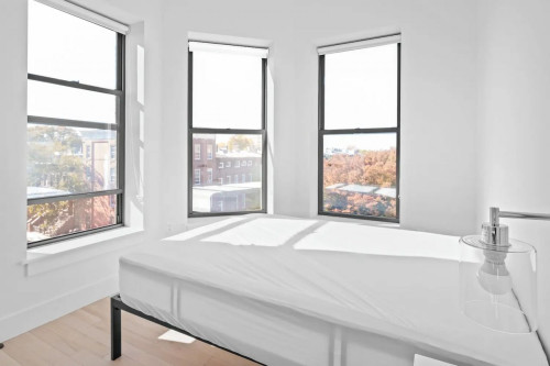 Chic ROOM at The Owens House: Bedford-Stuyvesant - Gallery - 5