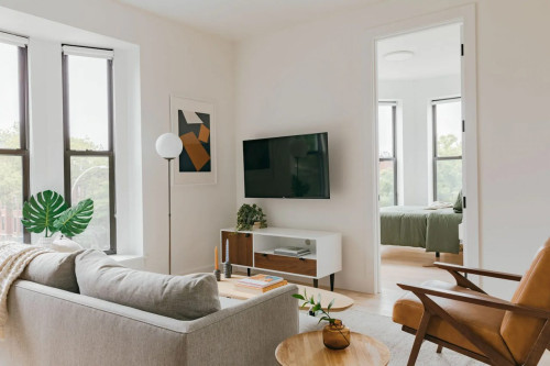 Chic ROOM at The Owens House: Bedford-Stuyvesant - Gallery - 8