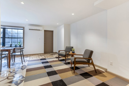Functional ROOM at The Upper Manhattan House: Harlem - Gallery - 19