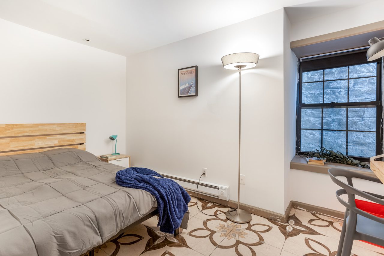 Functional ROOM At The Upper Manhattan House: Harlem - Functional ROOM At The Upper Manhattan House - 7