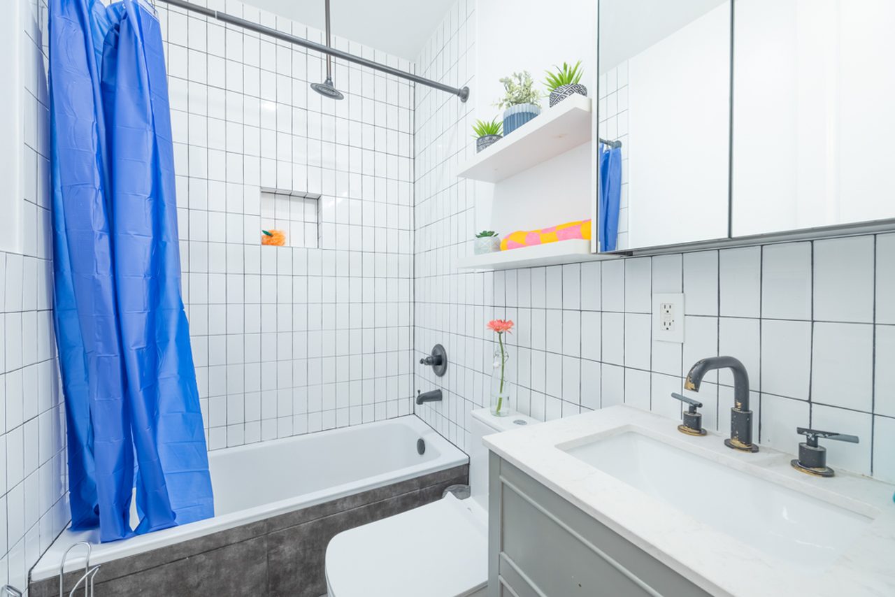  Modern ROOM At The Monroe House: Bedford-Stuyvesant - Modern ROOM At The Monroe House  -  Modern ROOM at The Monroe House: Bedford-Stuyvesant  - Gallery -  14