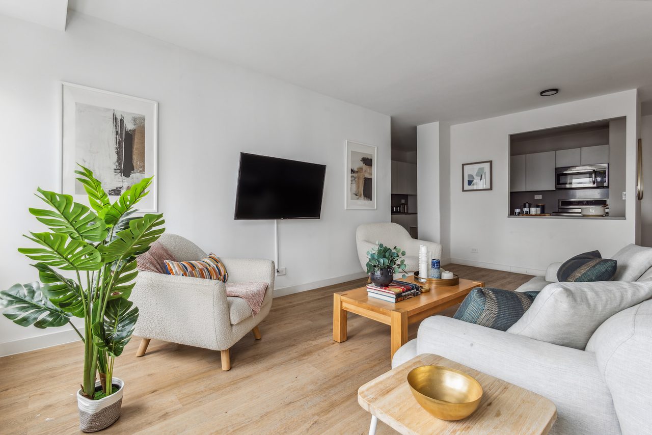 Modern ROOM At The Heritage House: East Harlem - Modern ROOM At The Heritage House - 9