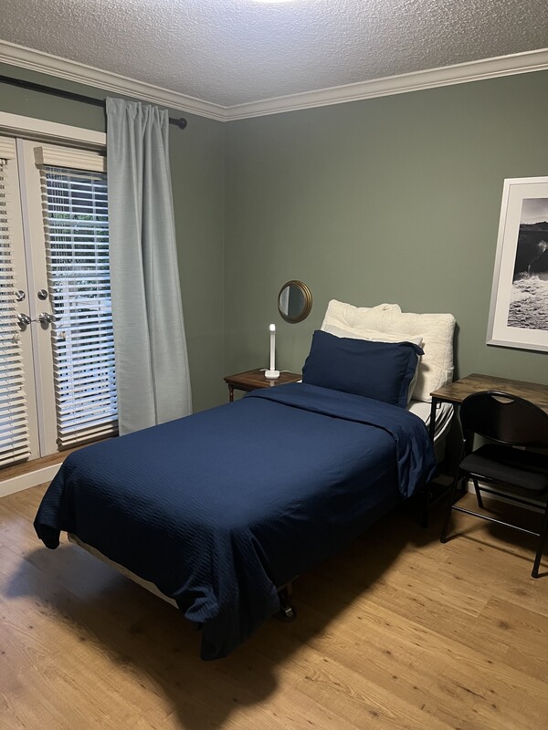 Bedroom (Full Room) - 1