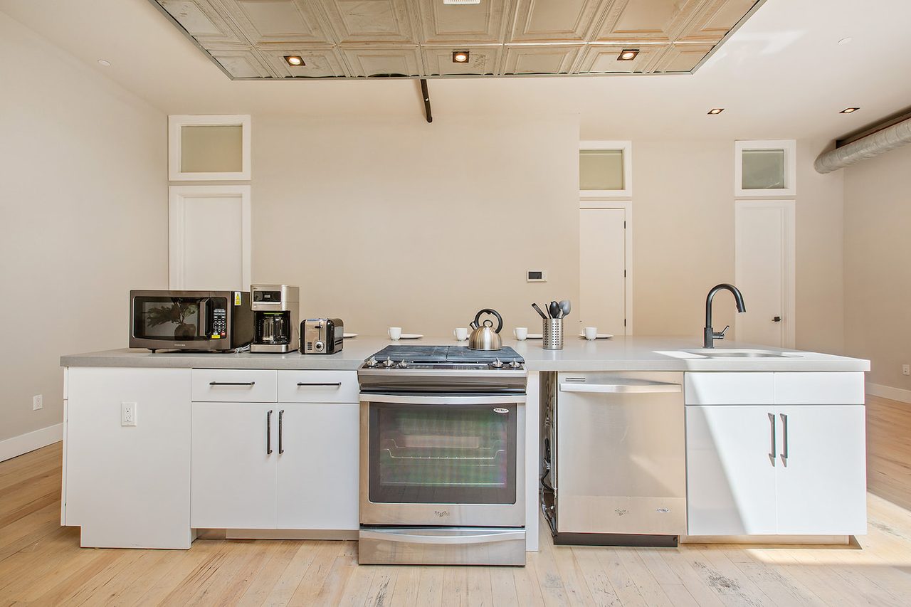 Prime Private ROOM In Williamsburg: Southside - Prime Private ROOM In Williamsburg - Prime Private ROOM in Williamsburg: Southside - Gallery - 5