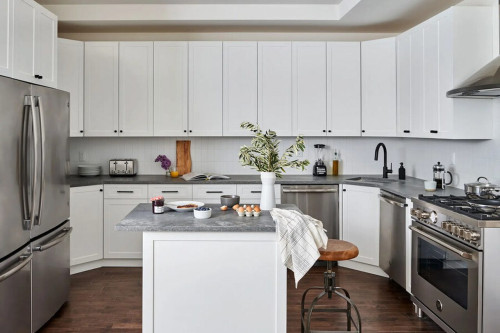 Chic ROOM at The Grand House: Clinton Hill - Gallery - 7