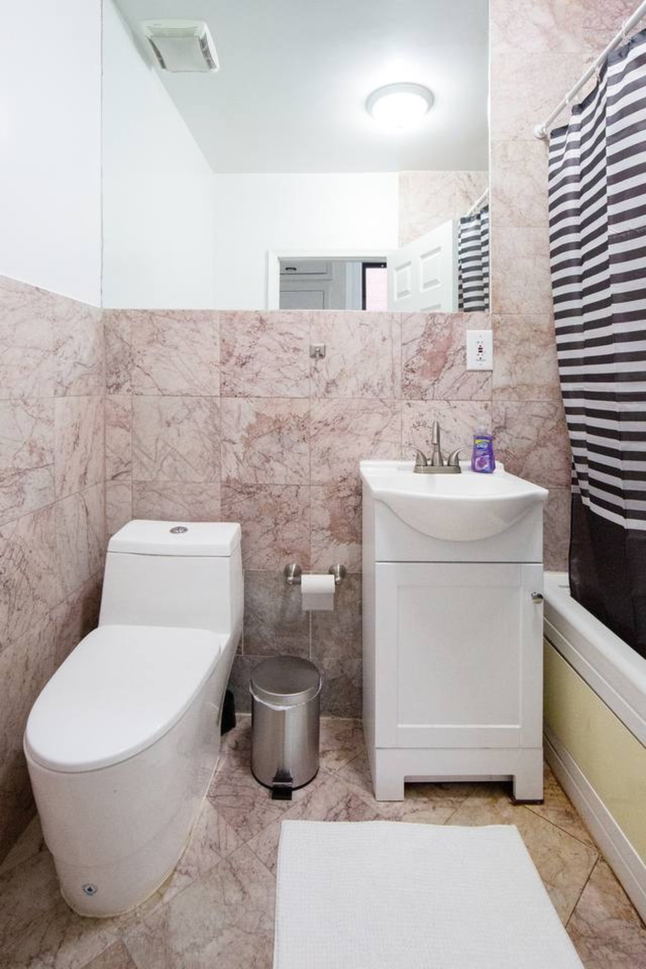  Cute Private ROOM In Fort Greene: Fort Greene - Cute Private ROOM In Fort Greene  -  Cute Private ROOM in Fort Greene: Fort Greene  - Gallery -  24