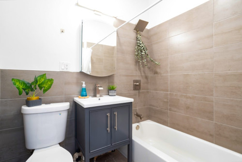 Spacious ROOM at The Park Avenue House: Murray Hill - Gallery - 7