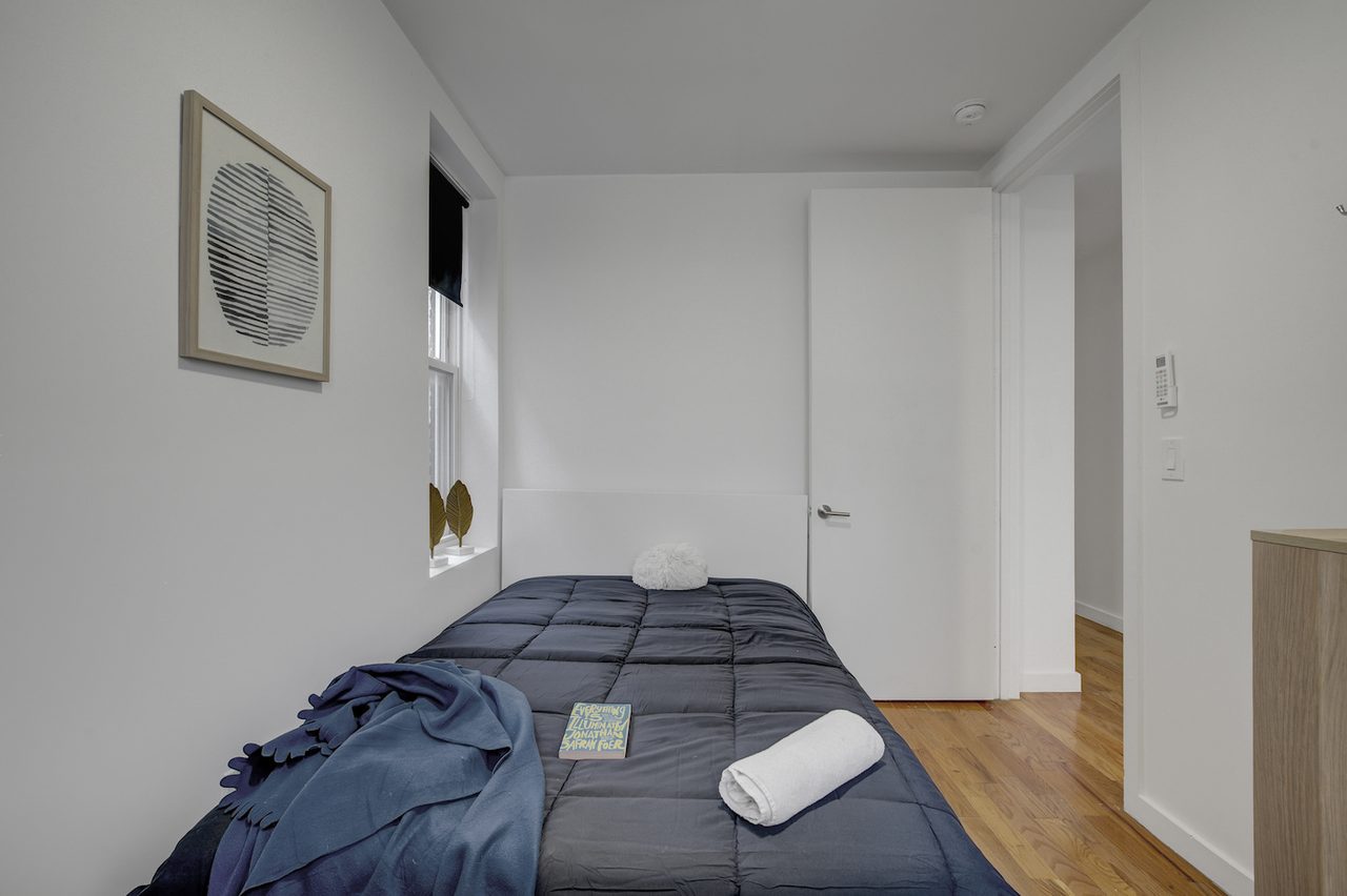 Delightful ROOM At The Woodbine House: Flushing - Delightful ROOM At The Woodbine House - Delightful ROOM at The Woodbine House: Flushing - Gallery - 28