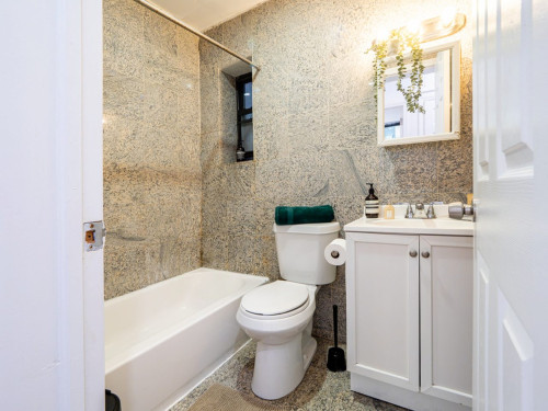 Modern ROOM at The Central Park West: Upper West Side - Gallery - 11