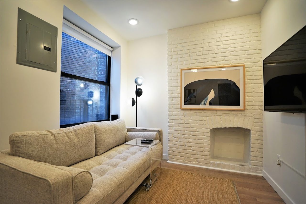 Brand Private ROOM With Bathroom In Manhattan: Hells Kitchen - Brand Private ROOM With Bathroom In M - 3