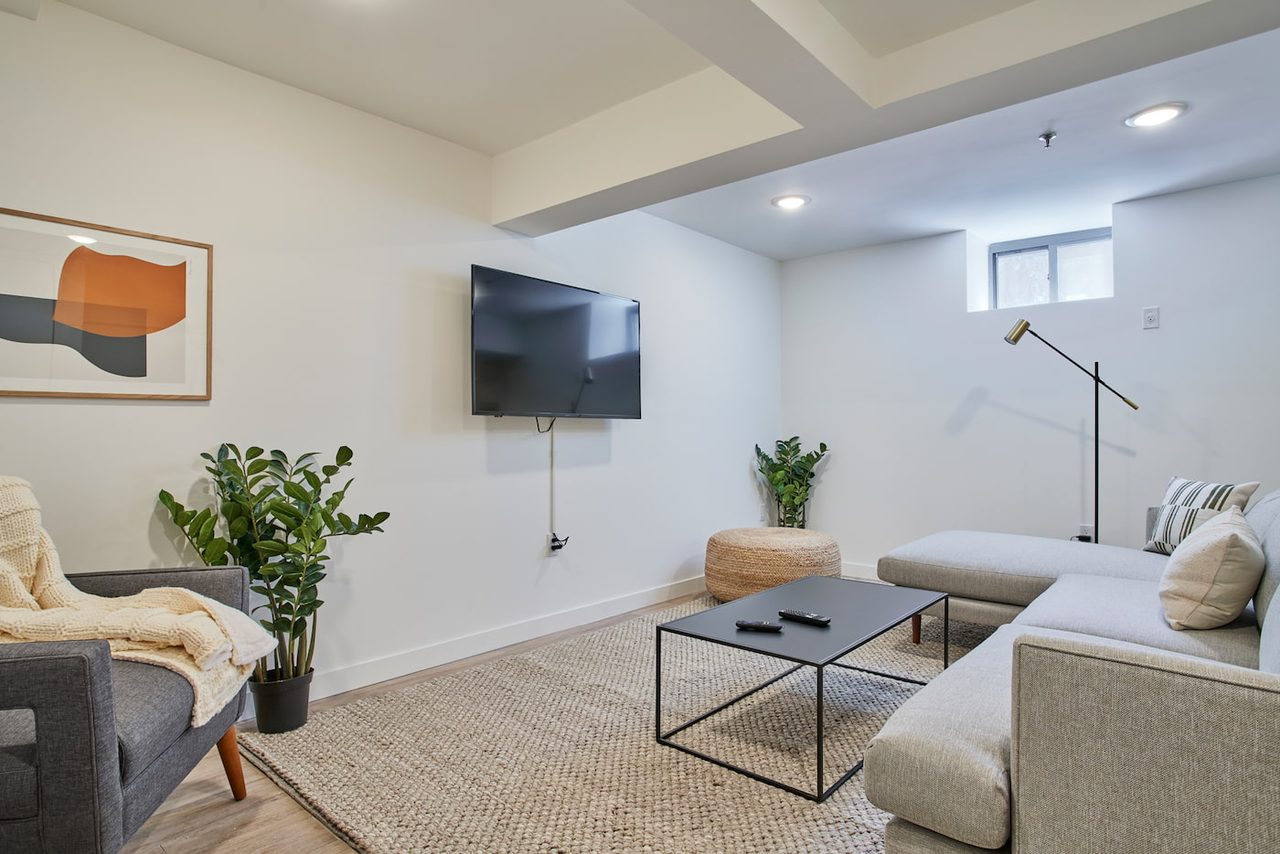Brand Private ROOM With Bathroom In Manhattan: Hells Kitchen - Brand Private ROOM With Bathroom In M - 6
