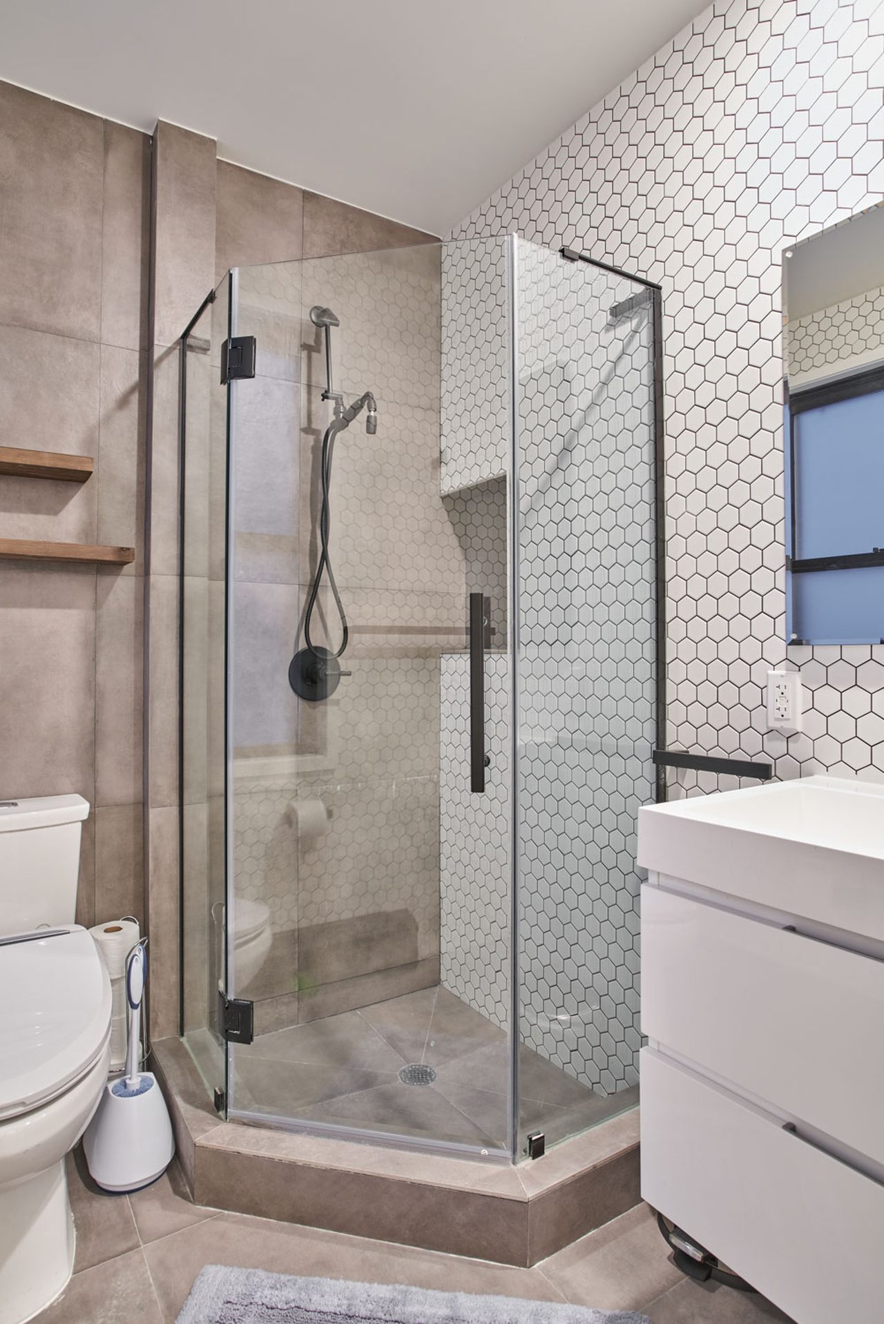 Brand Private ROOM With Bathroom In Manhattan: Hells Kitchen - Brand Private ROOM With Bathroom In M - 9