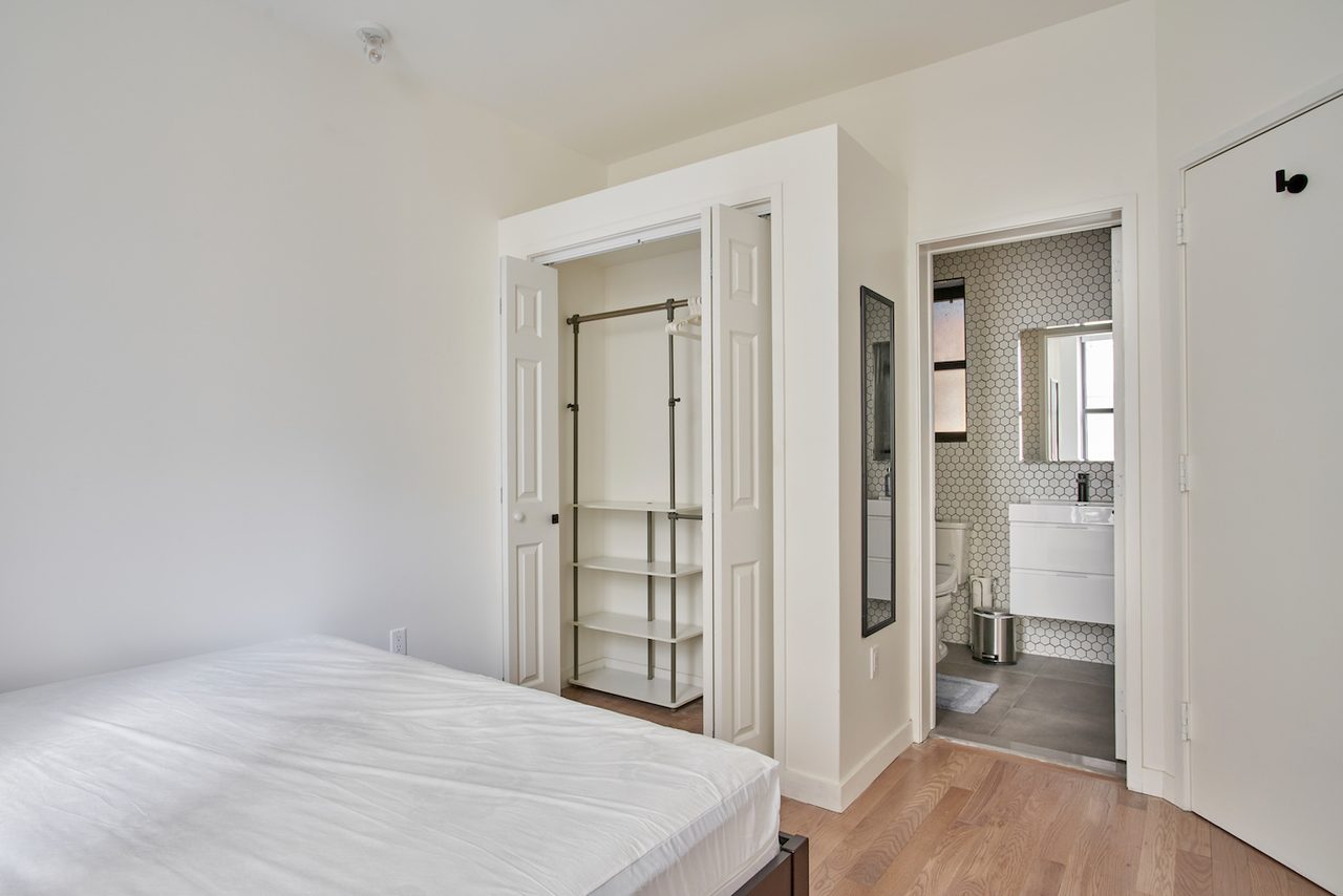 Brand Private ROOM With Bathroom In Manhattan: Hells Kitchen - Brand Private ROOM With Bathroom In M - 2