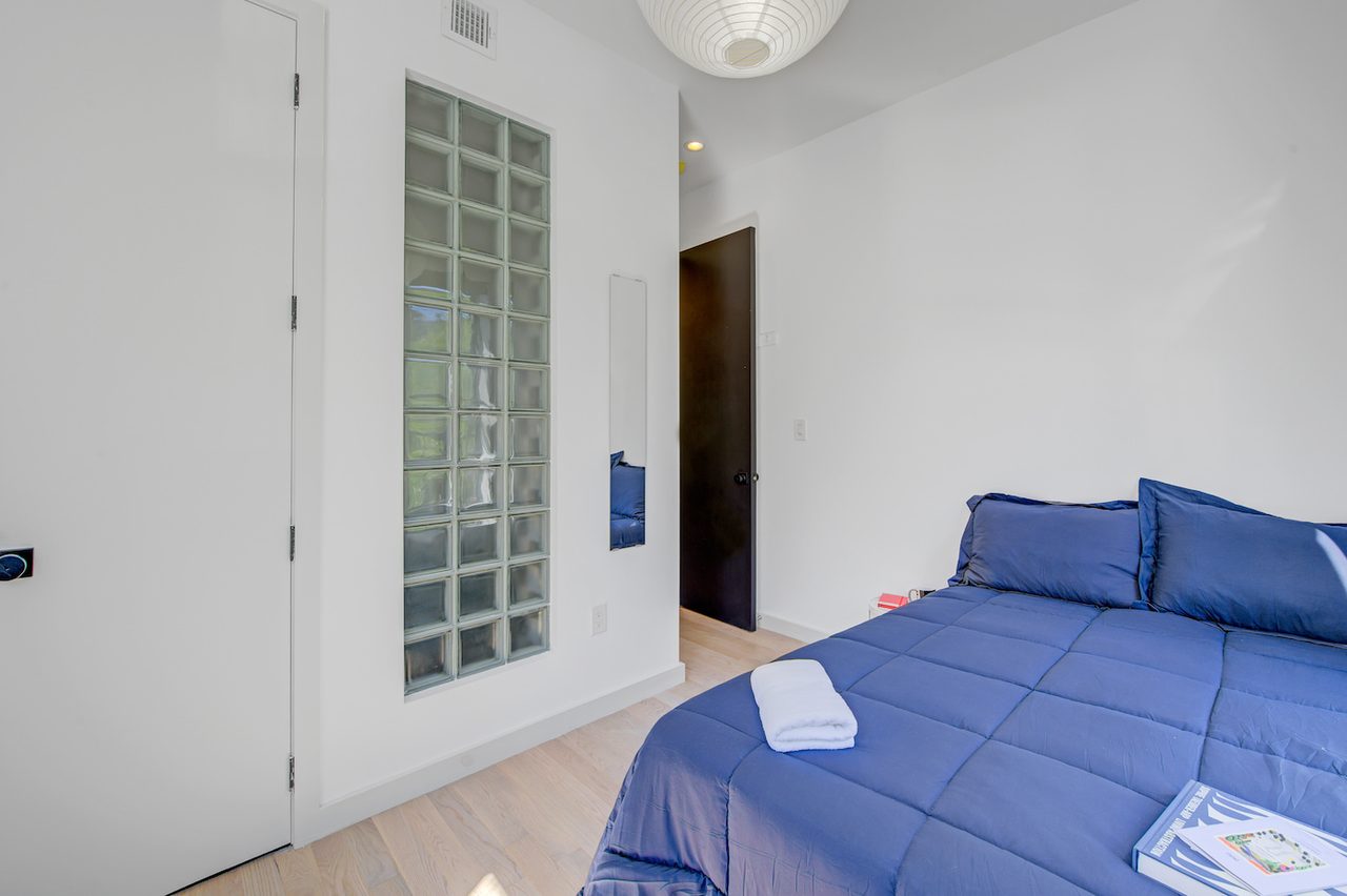 Spacious ROOM At The Maison Suydam: Bushwick - Spacious ROOM At The Maison Suydam - Spacious ROOM at The Maison Suydam: Bushwick - Gallery - 12