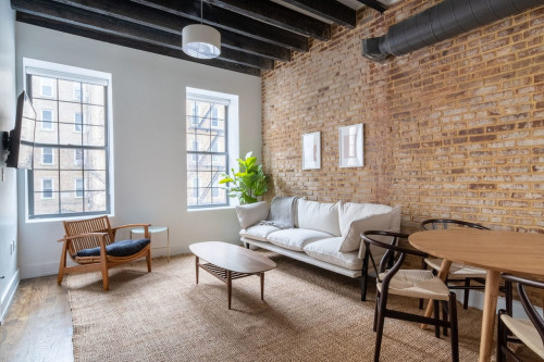 Chic ROOM at The Clark House: Harlem - Gallery - 16